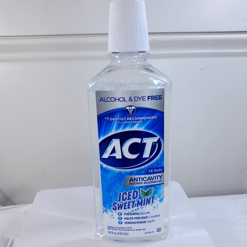 ACT Mouthwash‎ Iced Sweet Mint Anticavity Alcohol Free dye free Fluoride USED